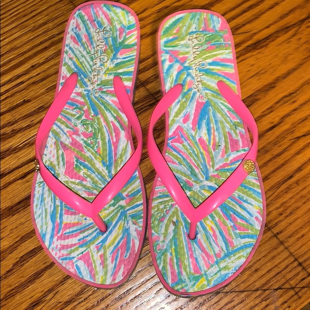 Lilly Pulitzer flip flops size 5/6